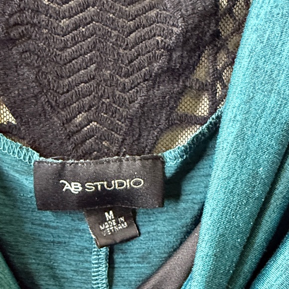 AB Studio Teal Sleeveless Top with Black Lace Detail - Picture 2 of 4